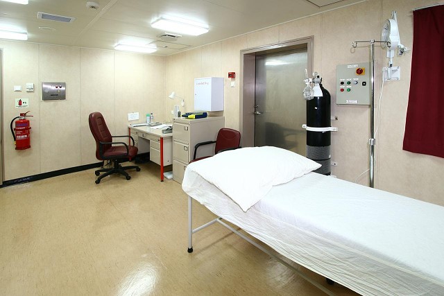 Hospital / Treatment room (A-Deck)